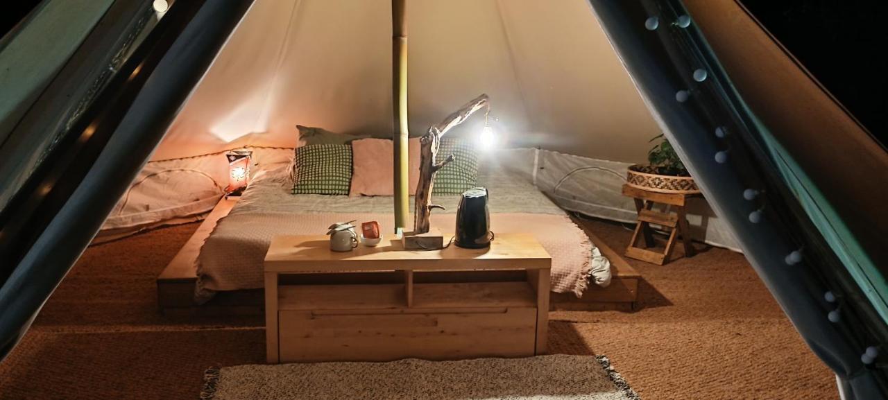 Evasion En Pleine Nature, Tipi Insolite Et Jacuzzi Au Pont Du Gard ! Vers Pont du Gard Ngoại thất bức ảnh